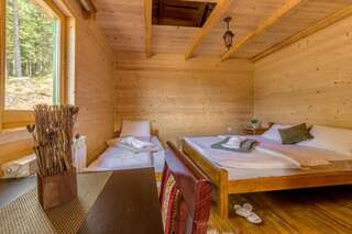 Отель JELA NATURAL RESORT Rožaje Трехместный номер с собственной ванной комнатой-12